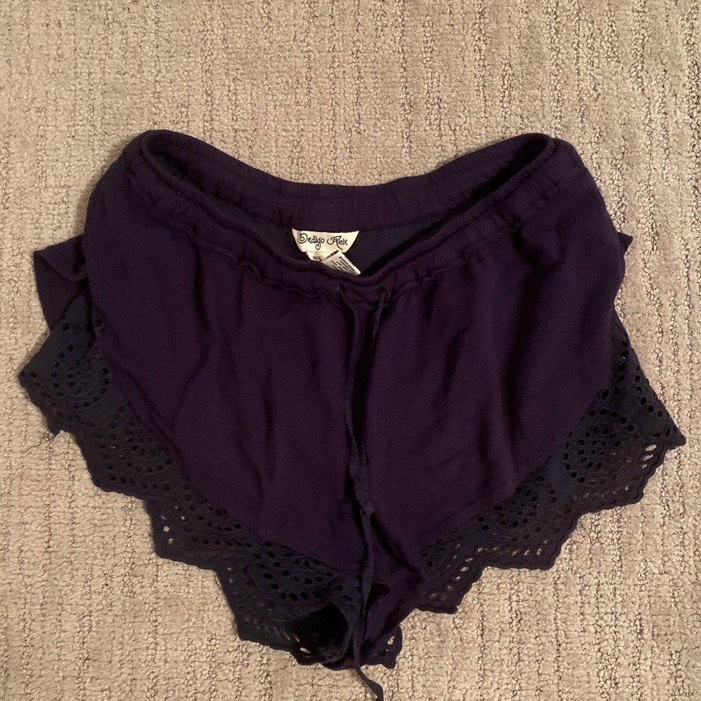 INDIGO REIN blue lace cropped shorts